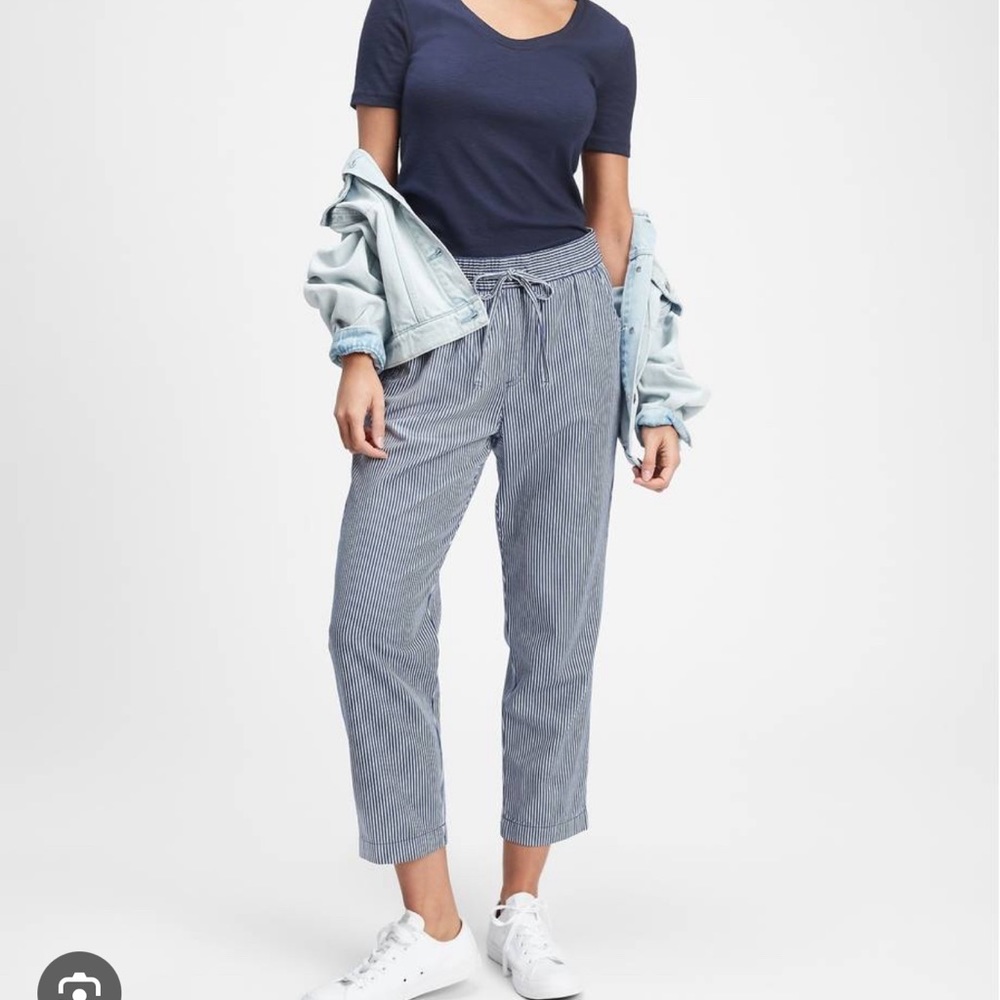 Gap Easy Pant NWT. Blue and white stripe, women’s S